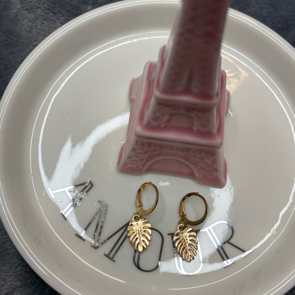 imitated jewelry from Florida